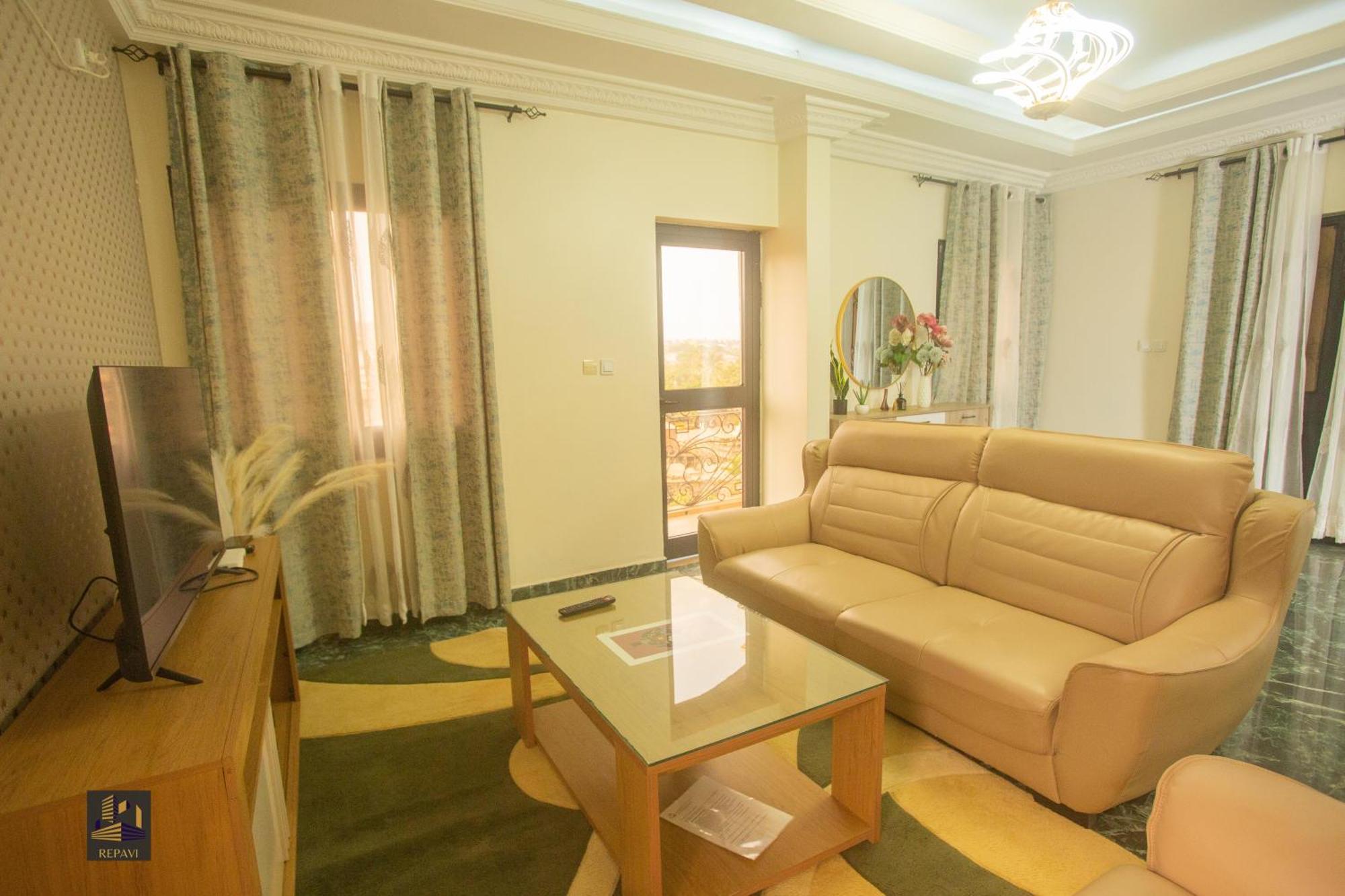 Repavi Lodge Yaoundé Esterno foto