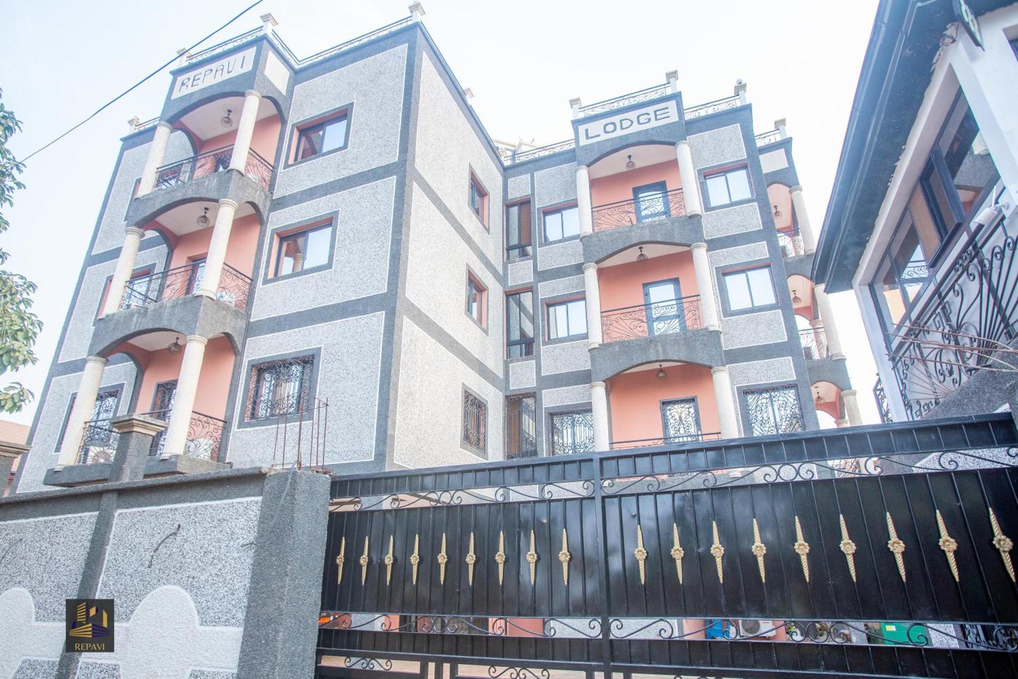 Repavi Lodge Yaoundé Esterno foto