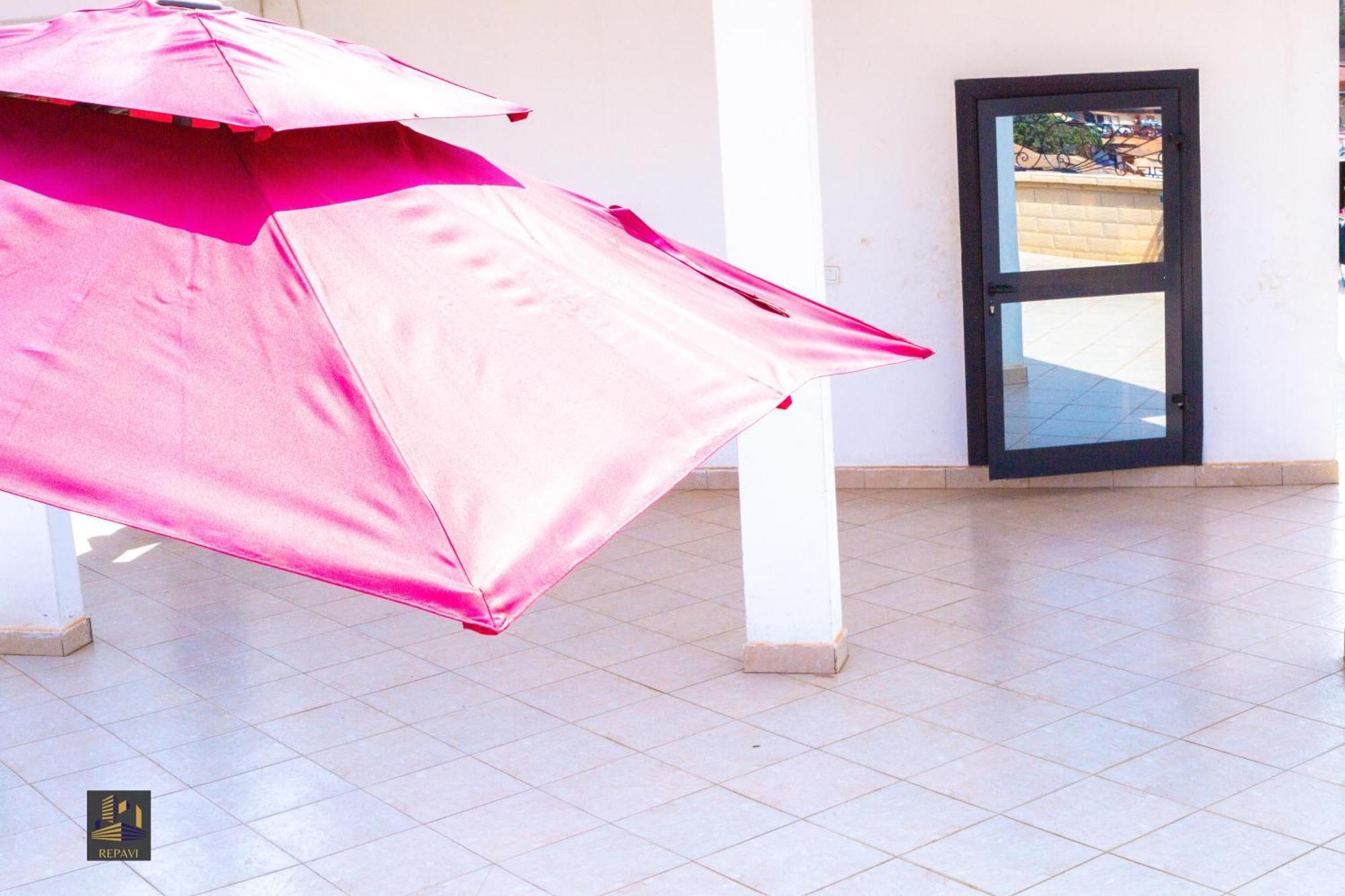 Repavi Lodge Yaoundé Esterno foto