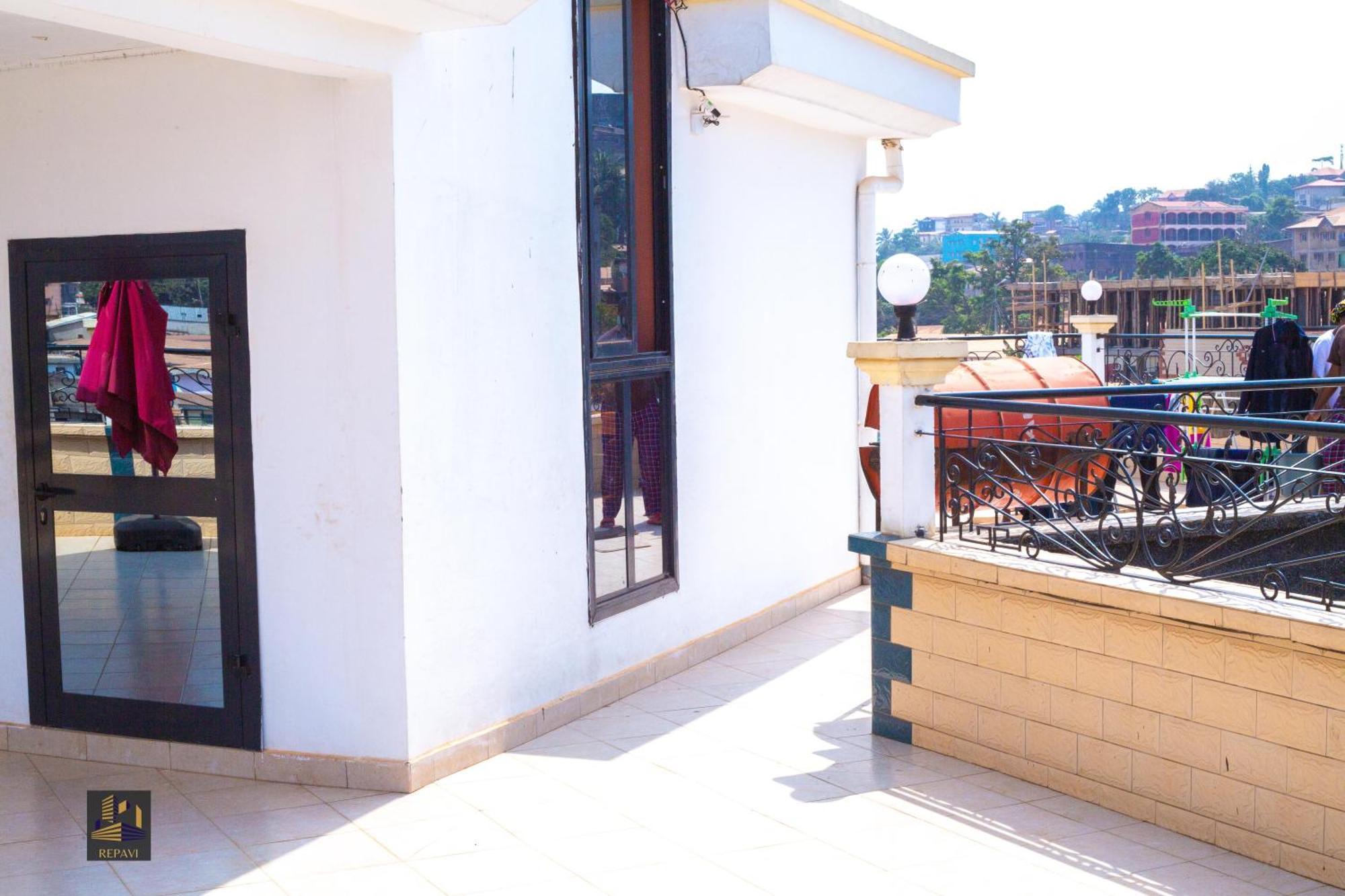 Repavi Lodge Yaoundé Esterno foto