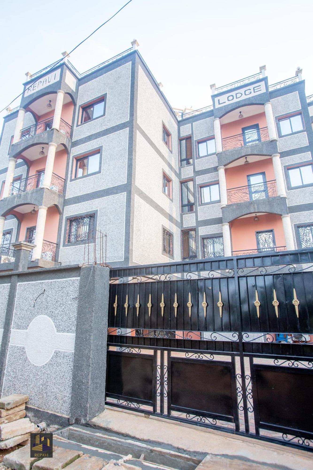 Repavi Lodge Yaoundé Esterno foto