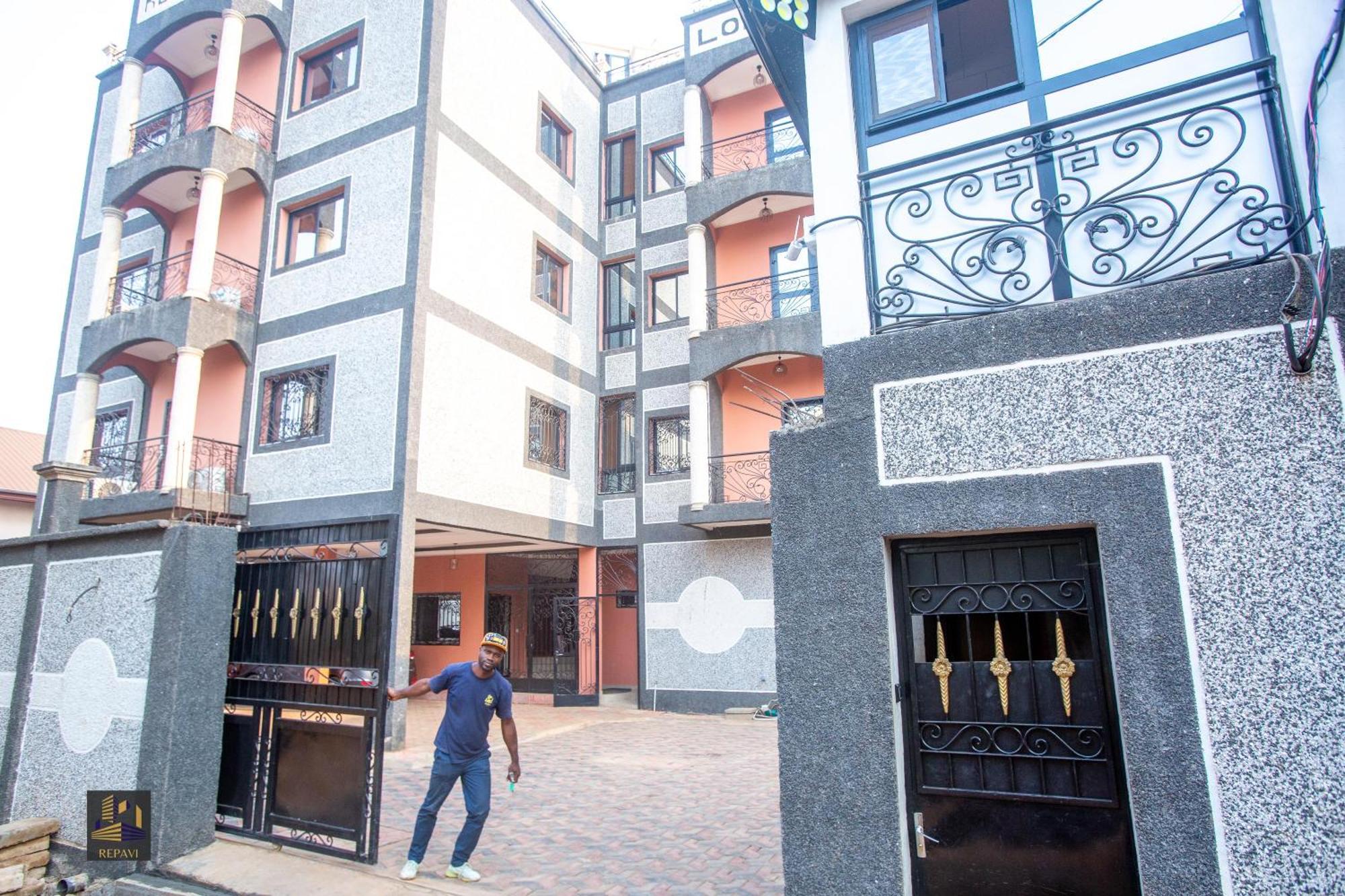 Repavi Lodge Yaoundé Esterno foto