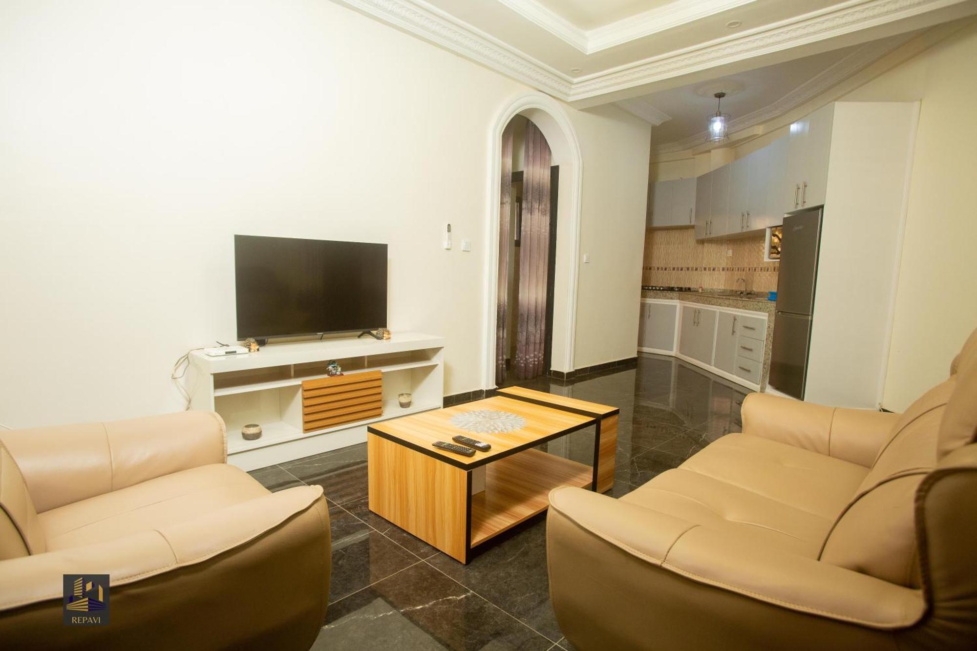 Repavi Lodge Yaoundé Esterno foto
