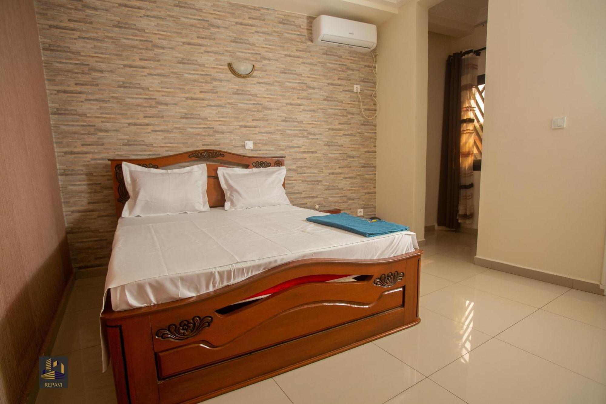 Repavi Lodge Yaoundé Esterno foto