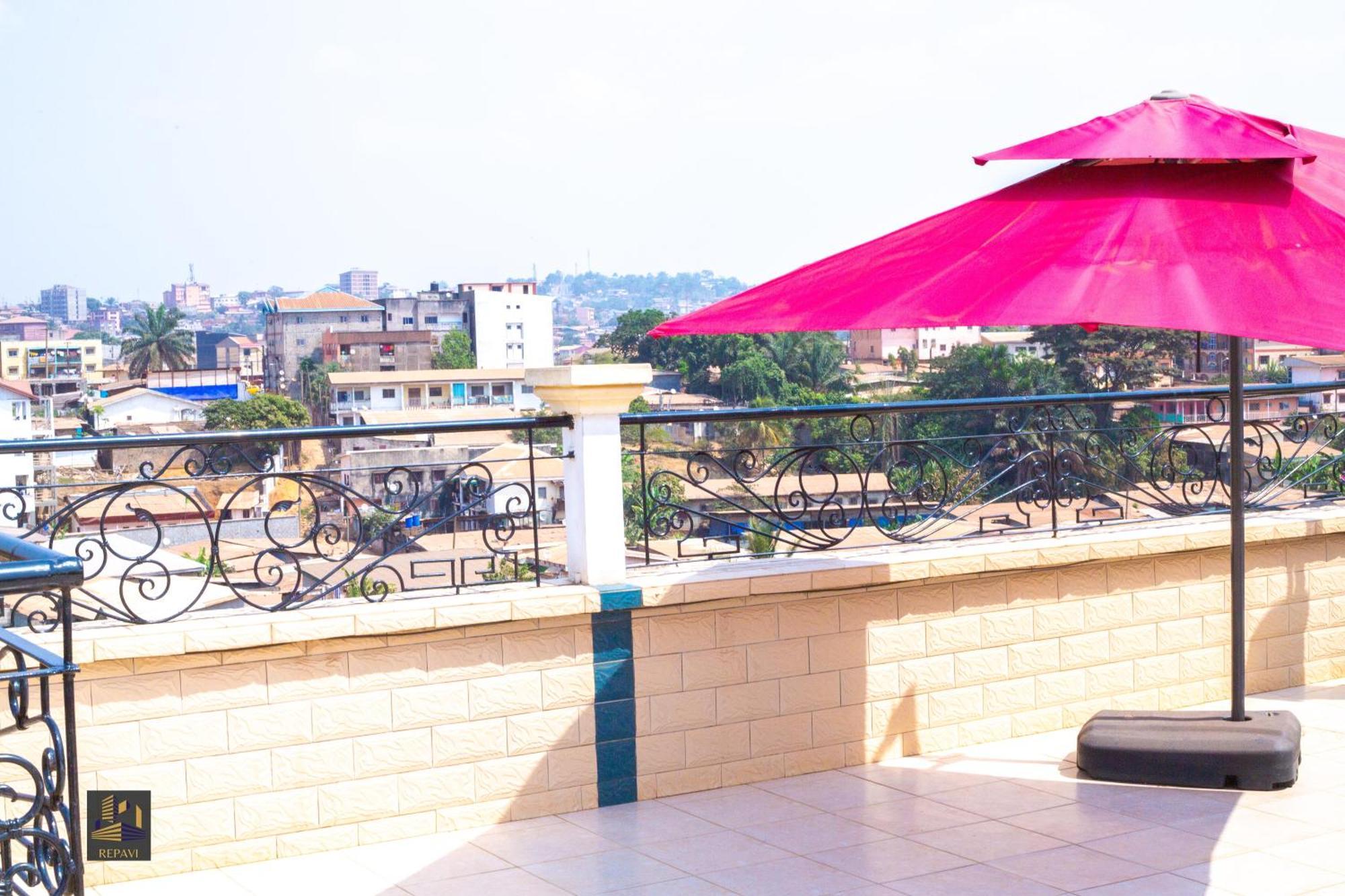 Repavi Lodge Yaoundé Esterno foto