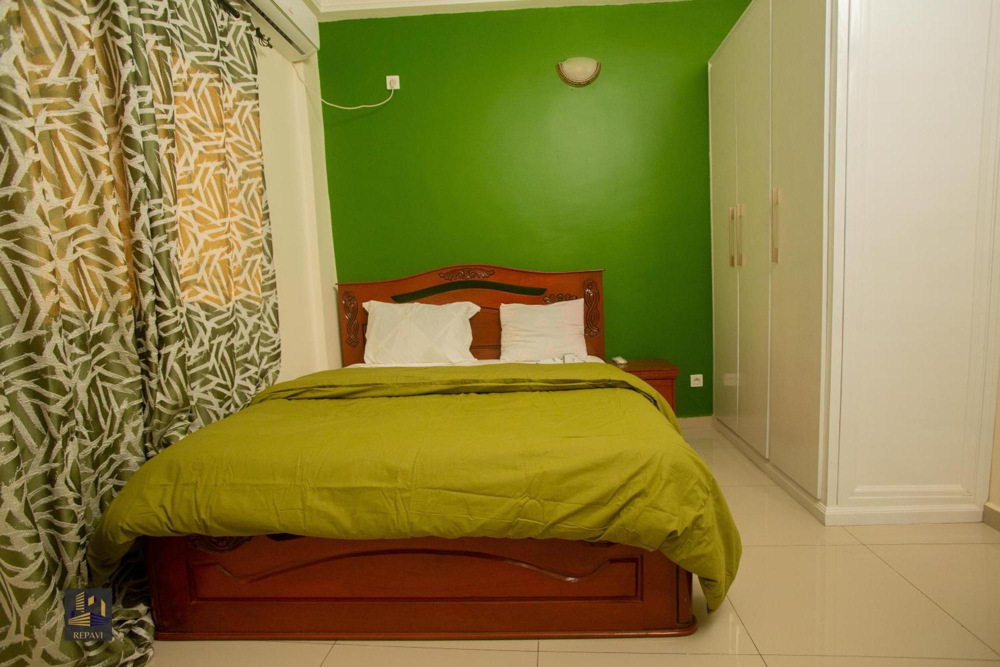 Repavi Lodge Yaoundé Esterno foto