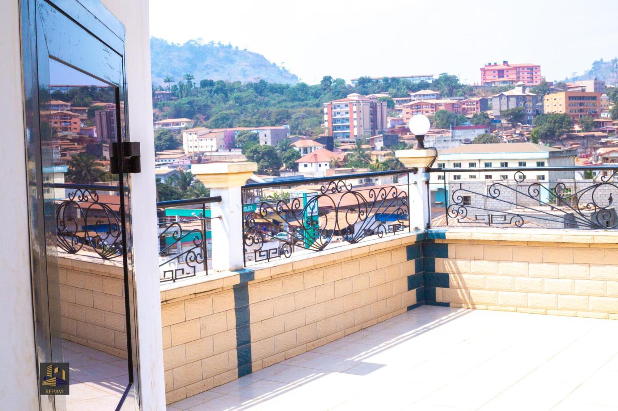 Repavi Lodge Yaoundé Esterno foto