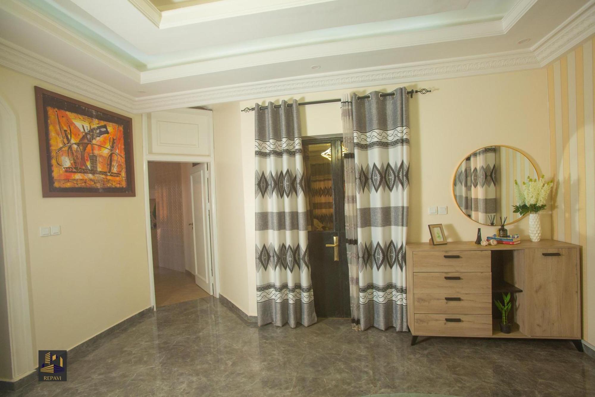Repavi Lodge Yaoundé Esterno foto