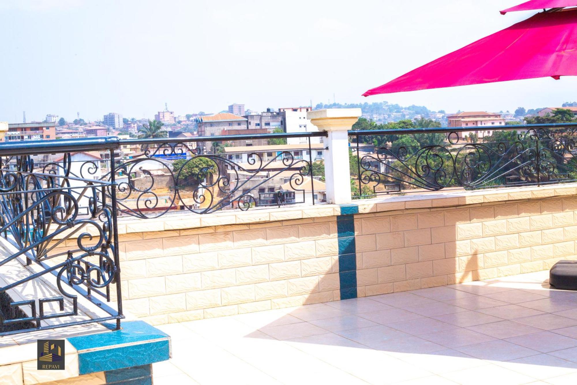 Repavi Lodge Yaoundé Esterno foto