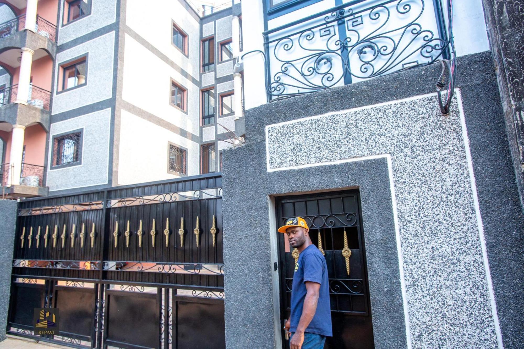 Repavi Lodge Yaoundé Esterno foto