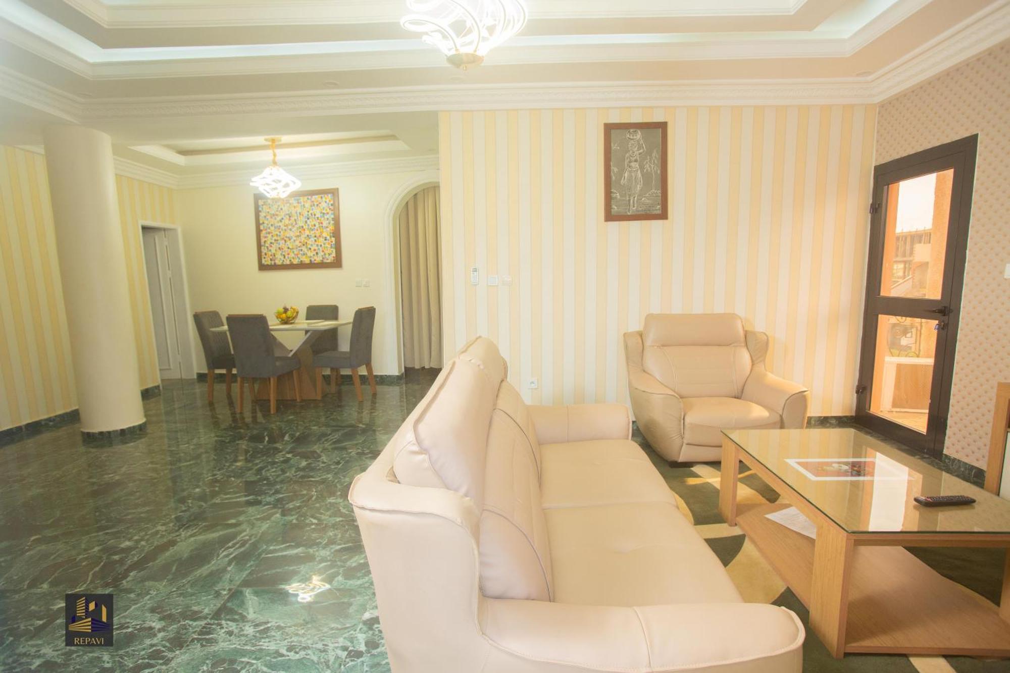 Repavi Lodge Yaoundé Esterno foto