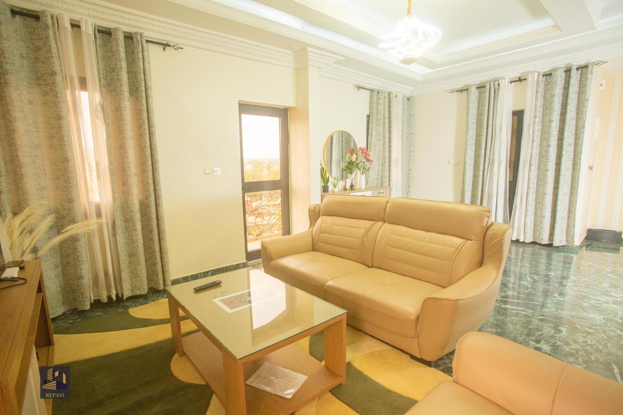 Repavi Lodge Yaoundé Esterno foto