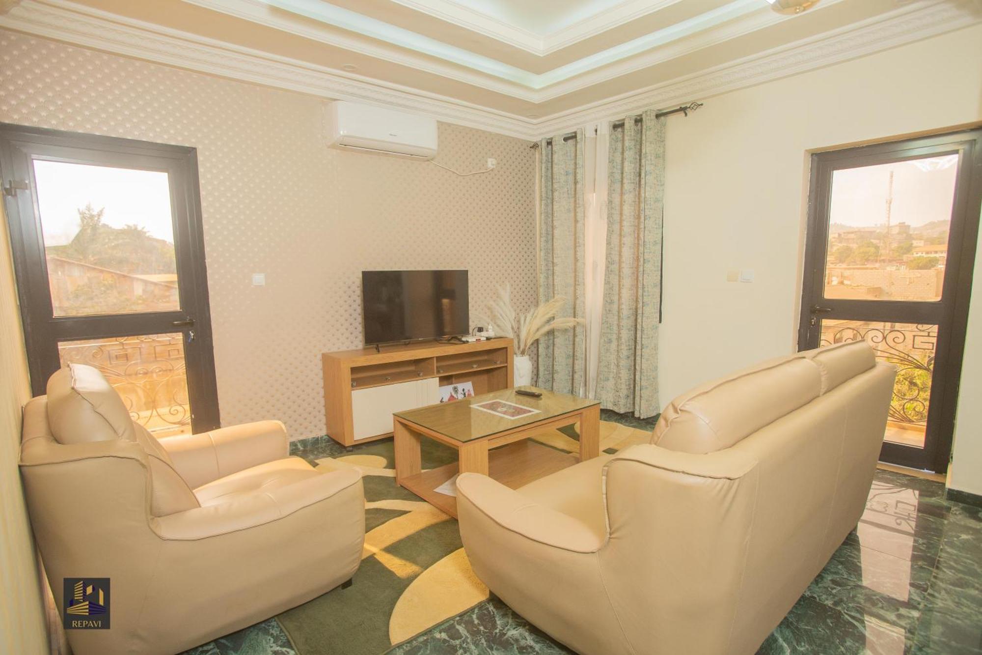 Repavi Lodge Yaoundé Esterno foto